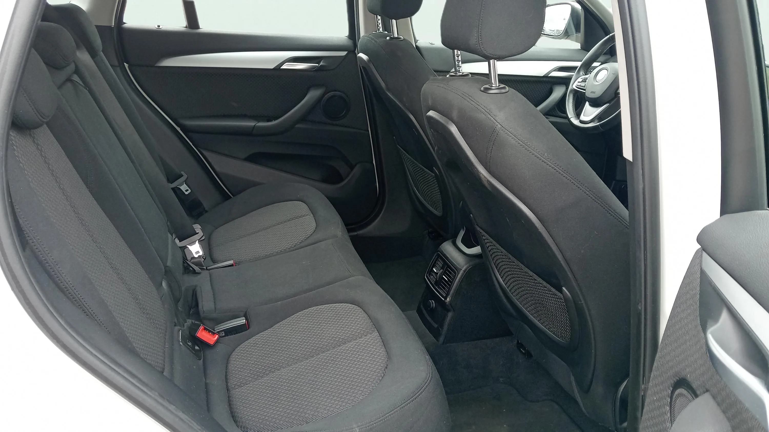 BMW X1 sDrive16d - foto 18