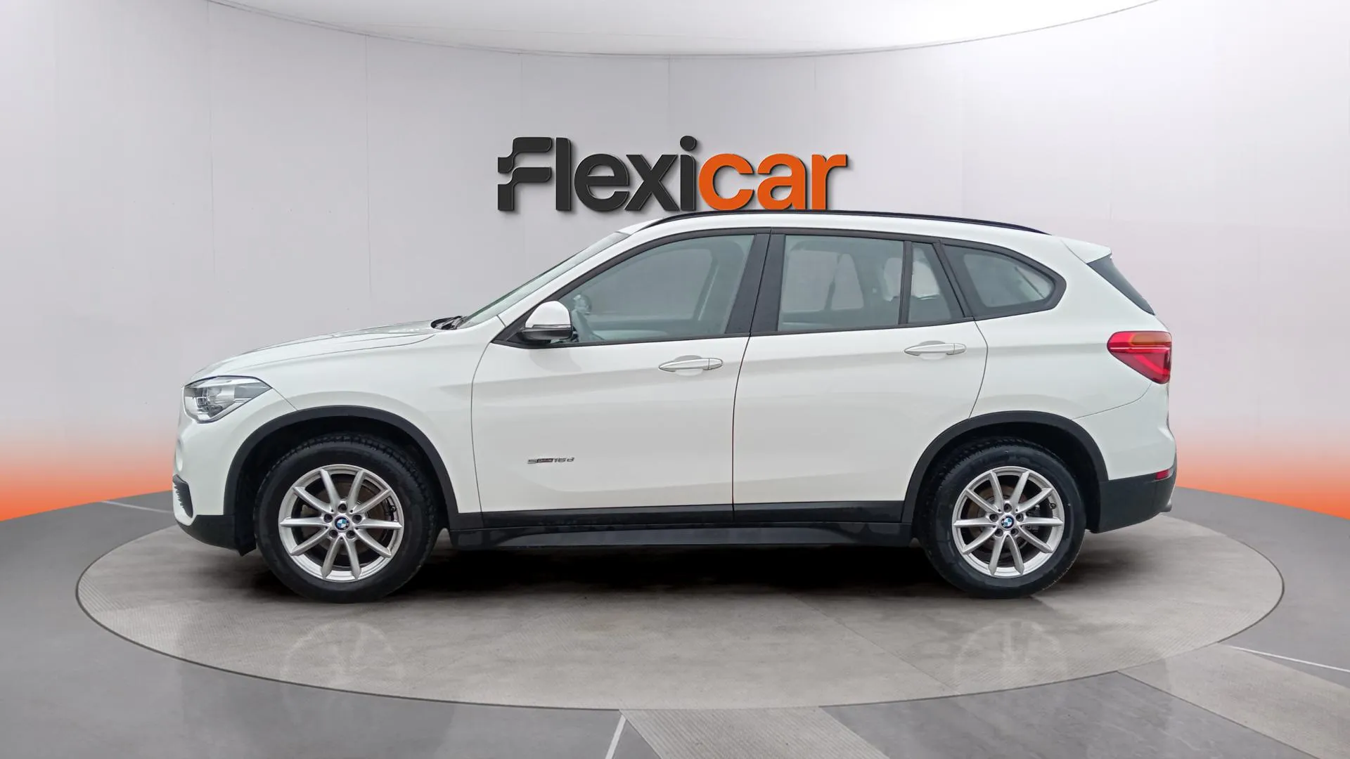 BMW X1 sDrive16d - foto 6