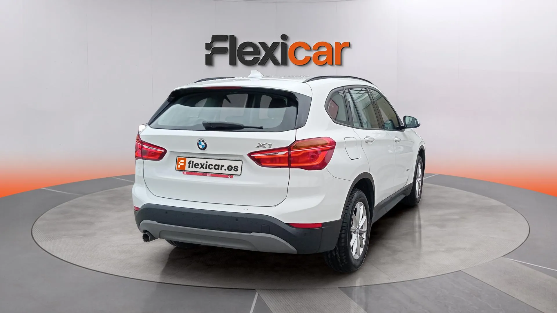 BMW X1 sDrive16d - foto 10