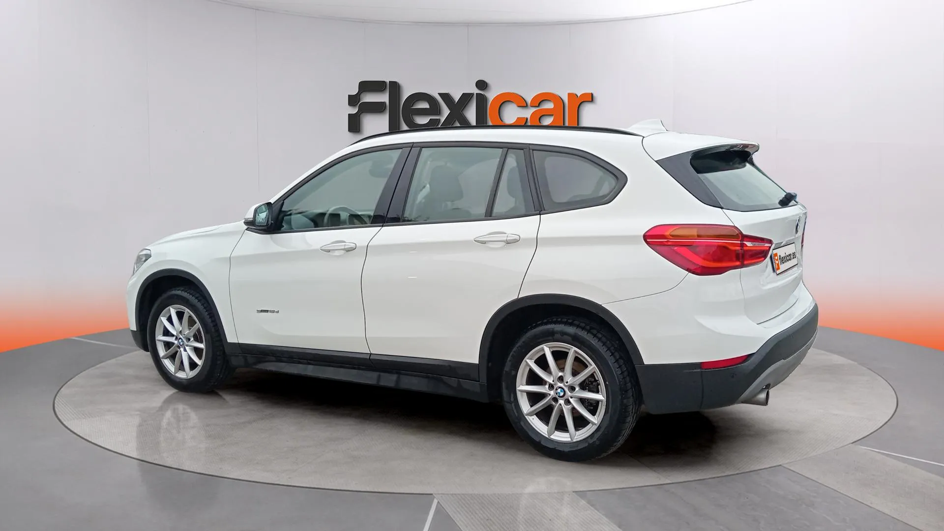 BMW X1 sDrive16d - foto 7