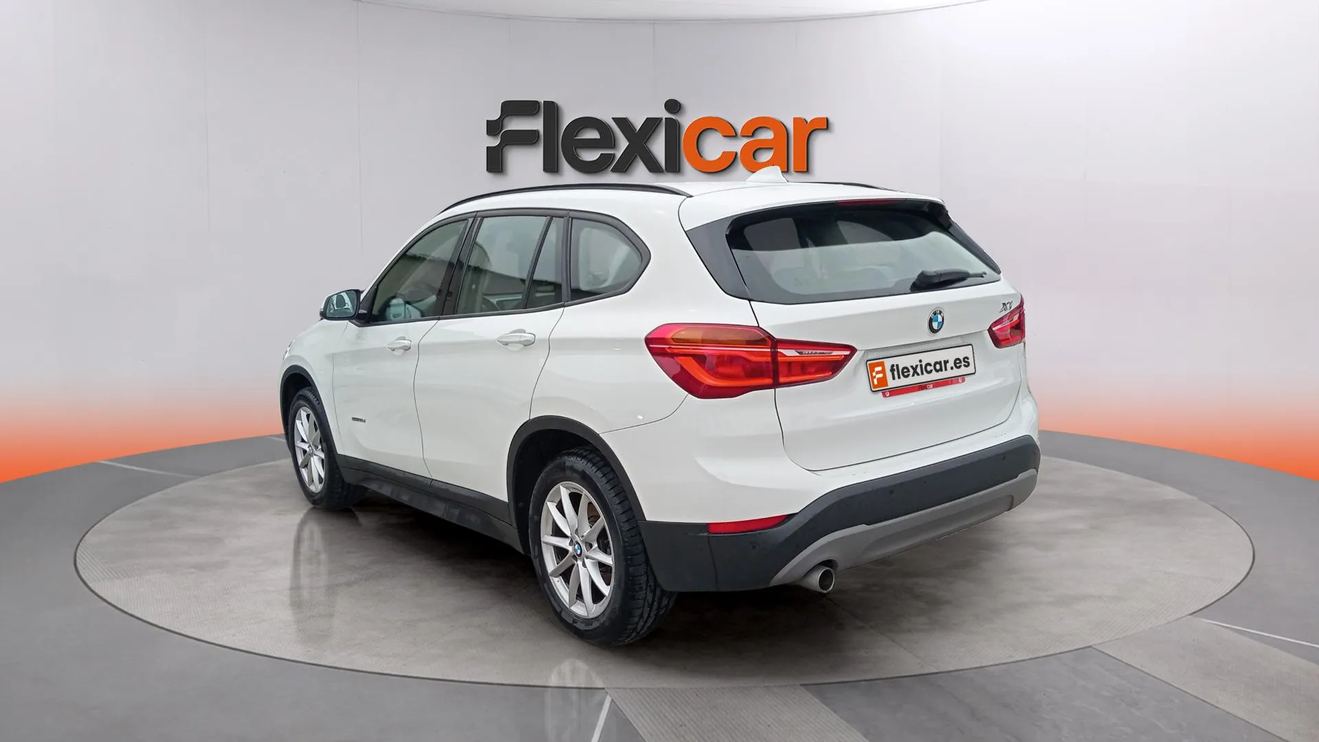BMW X1 sDrive16d - foto 8