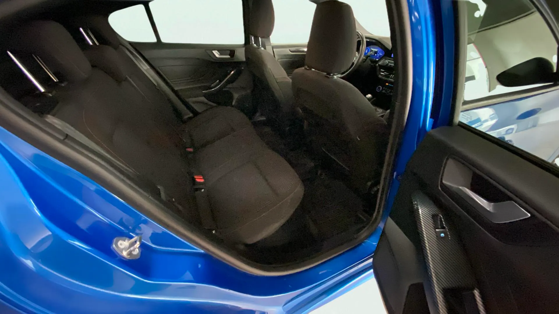 Ford Focus 1.0 EcoBoost MHEV Active - foto 8