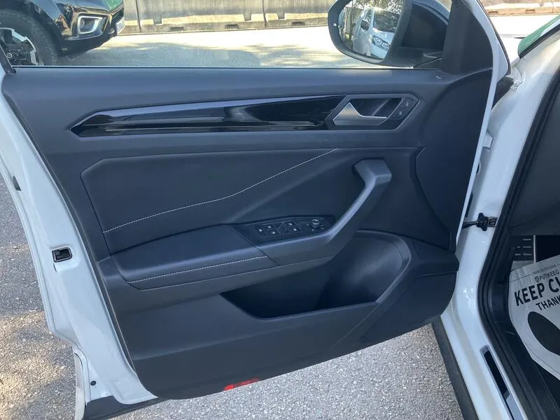 Volkswagen T-Roc R-Line 1.5 TSI DSG - foto 11