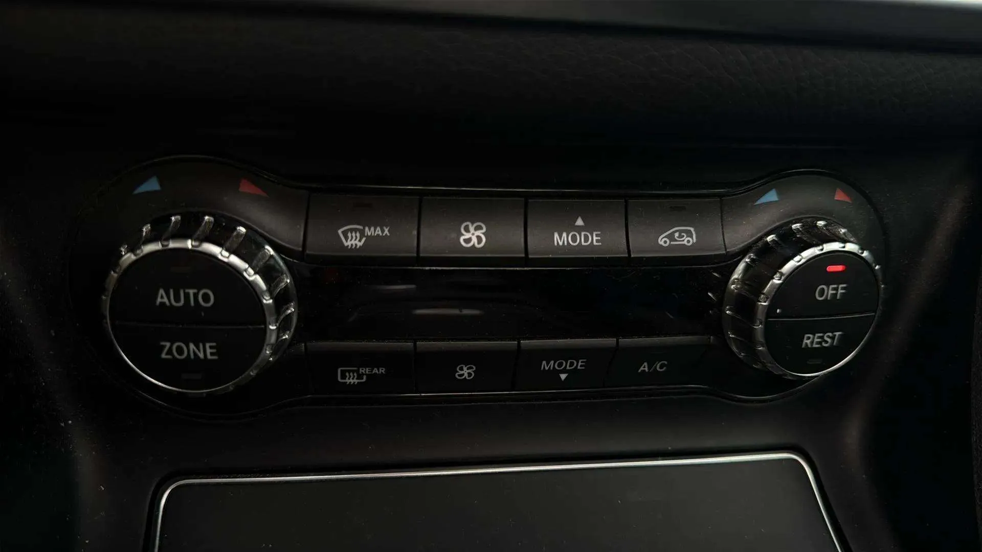 Mercedes-Benz GLA 200 d - foto 23