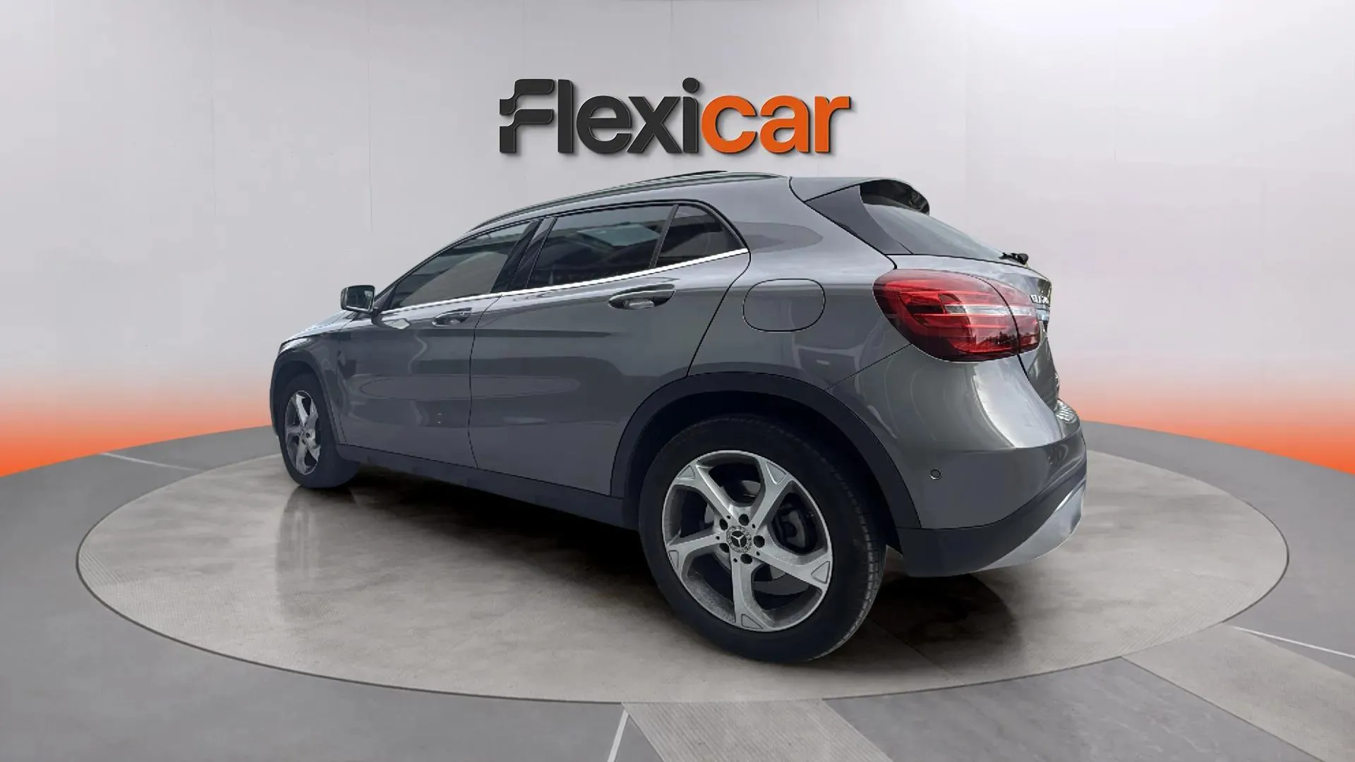Mercedes-Benz GLA 200 d - foto 6