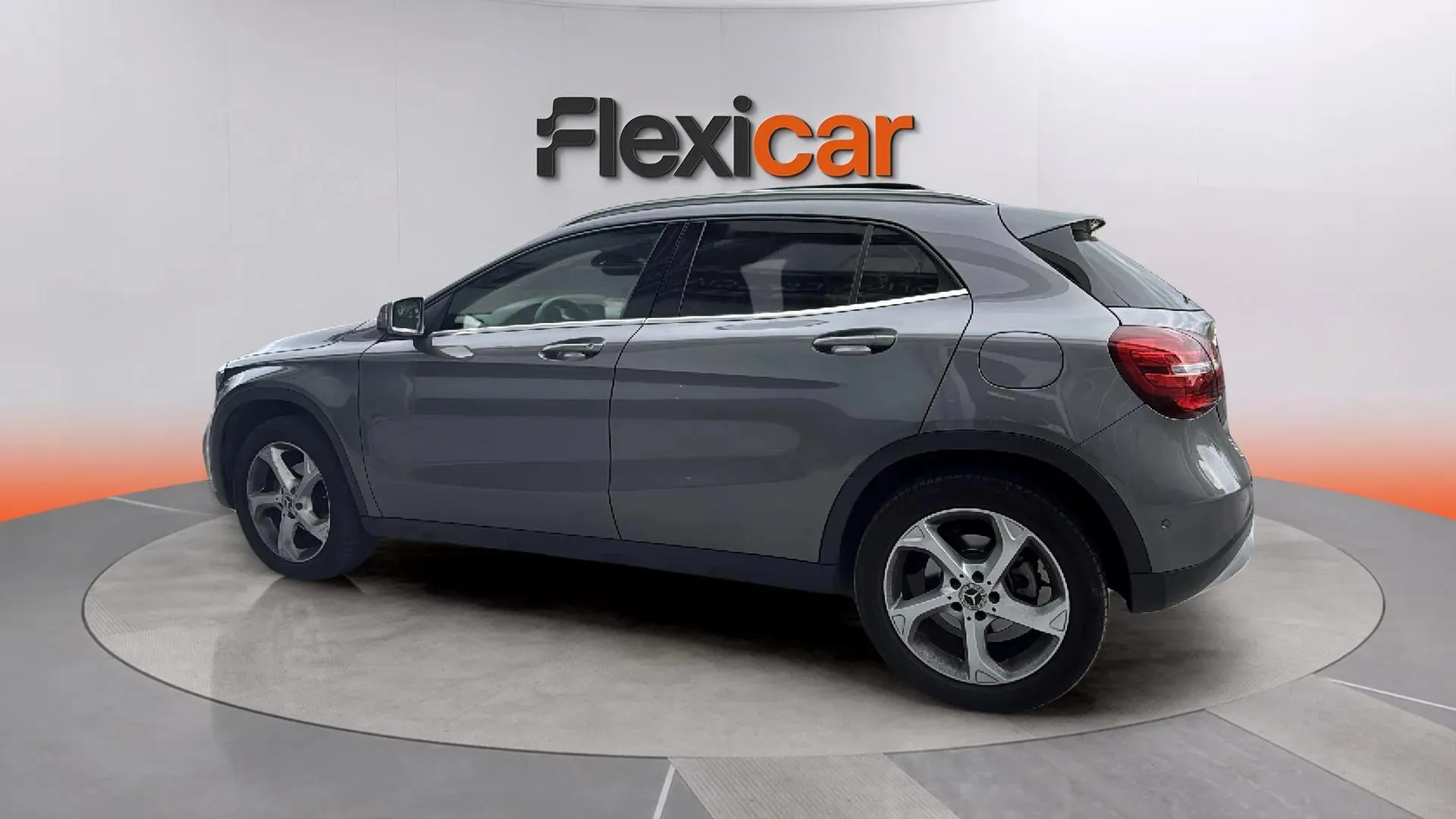 Mercedes-Benz GLA 200 d - foto 9