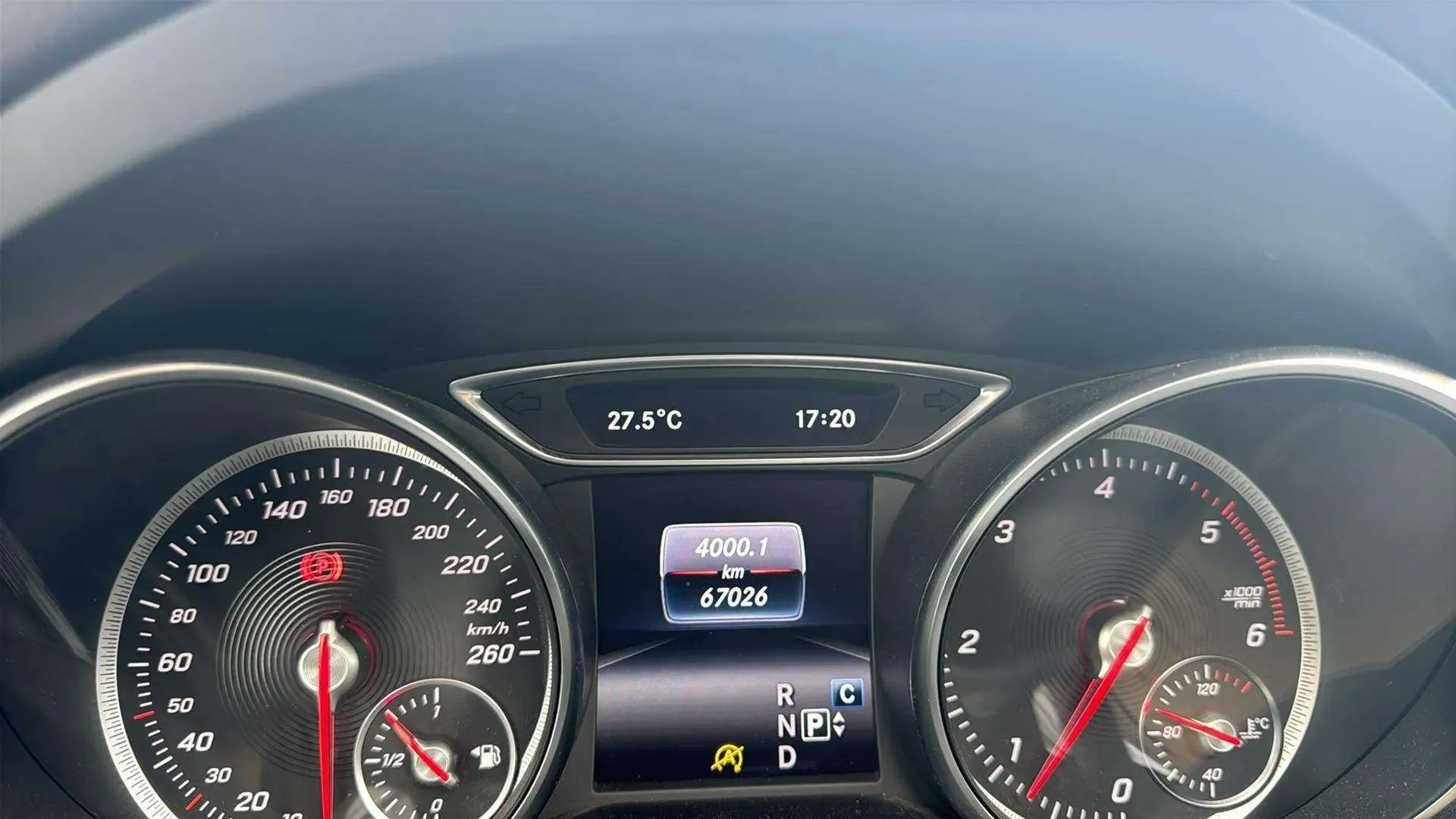 Mercedes-Benz GLA 200 d - foto 15