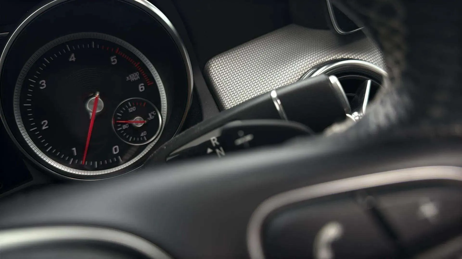 Mercedes-Benz GLA 200 d - foto 22