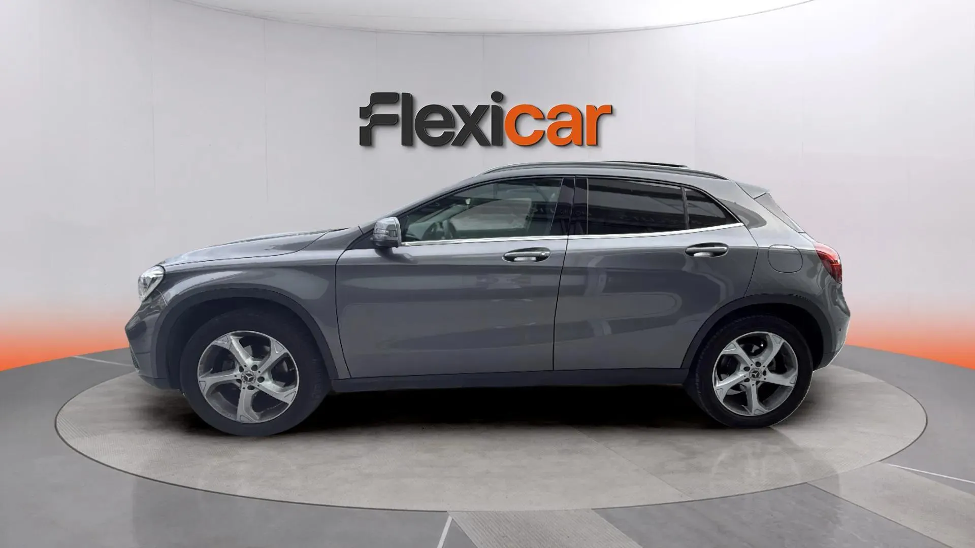 Mercedes-Benz GLA 200 d - foto 8