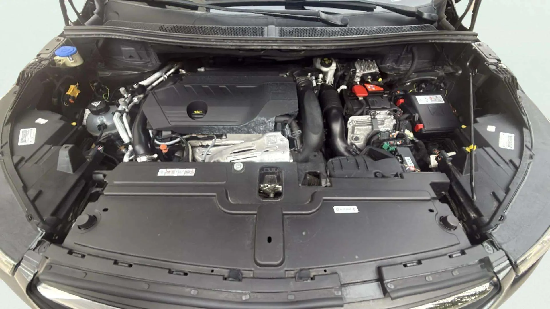 Opel Grandland 1.6 Turbo Ultimate 4x2 - foto 22
