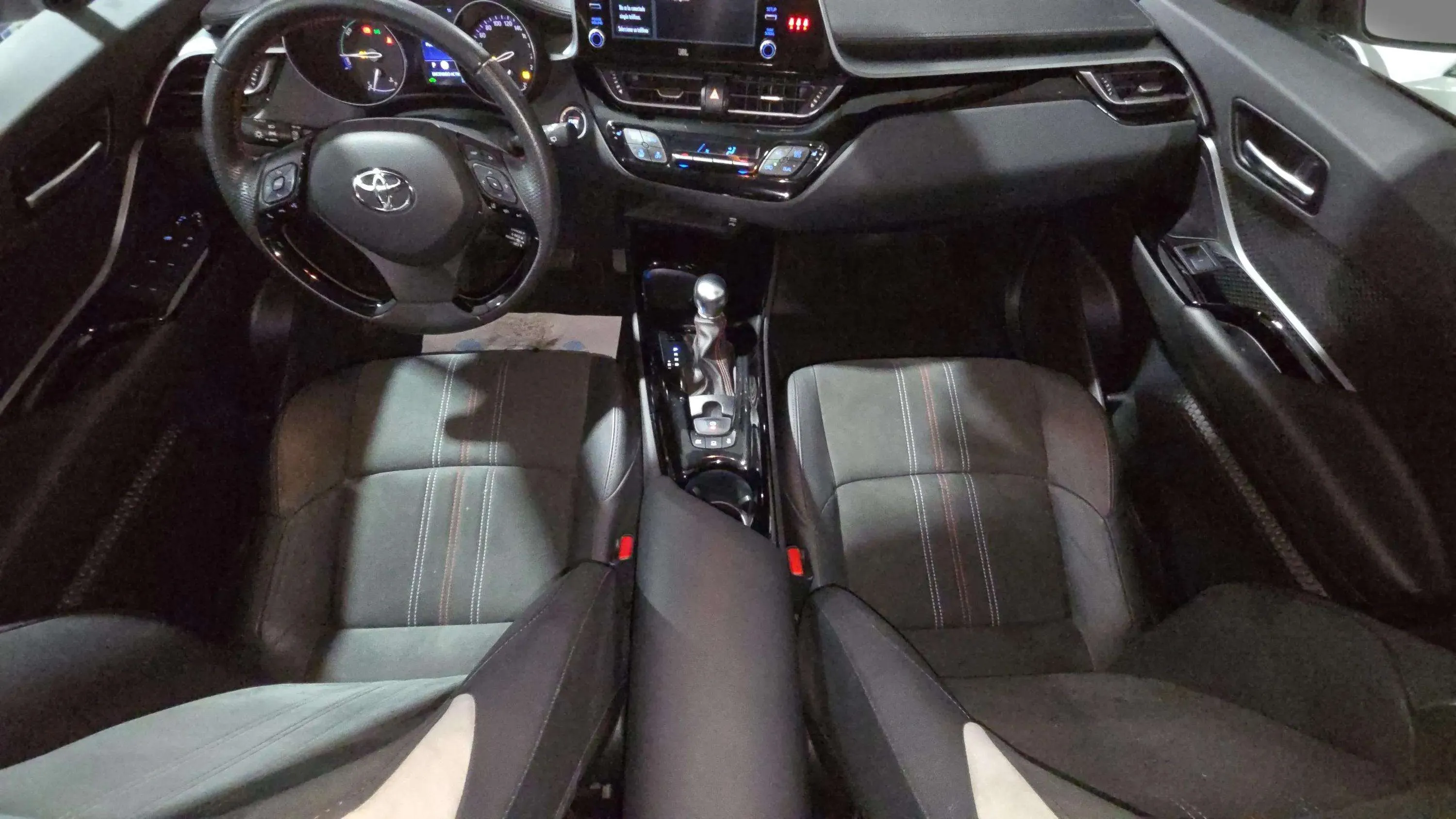 Toyota C-HR 2.0 180H GR Sport - foto 22
