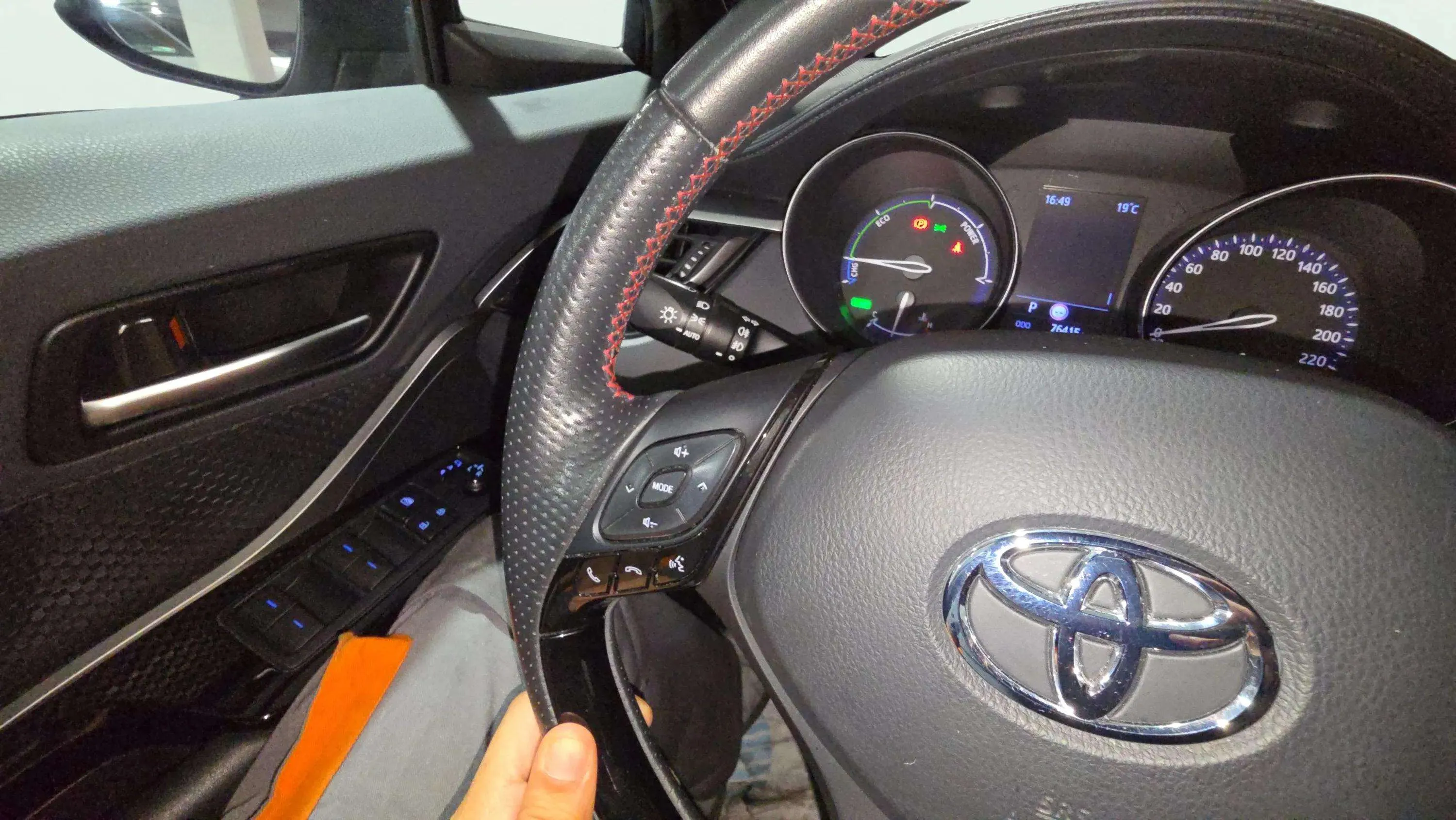 Toyota C-HR 2.0 180H GR Sport - foto 25