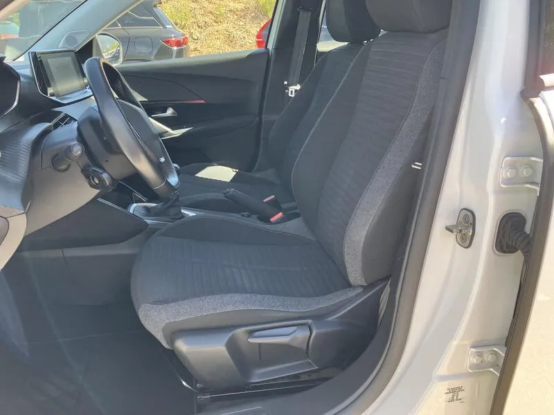 Peugeot 2008 Active PureTech 100 BVM6 - foto 13