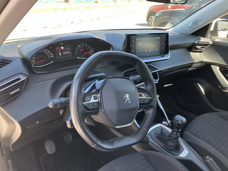 Peugeot 2008 Active PureTech 100 BVM6 - foto 10