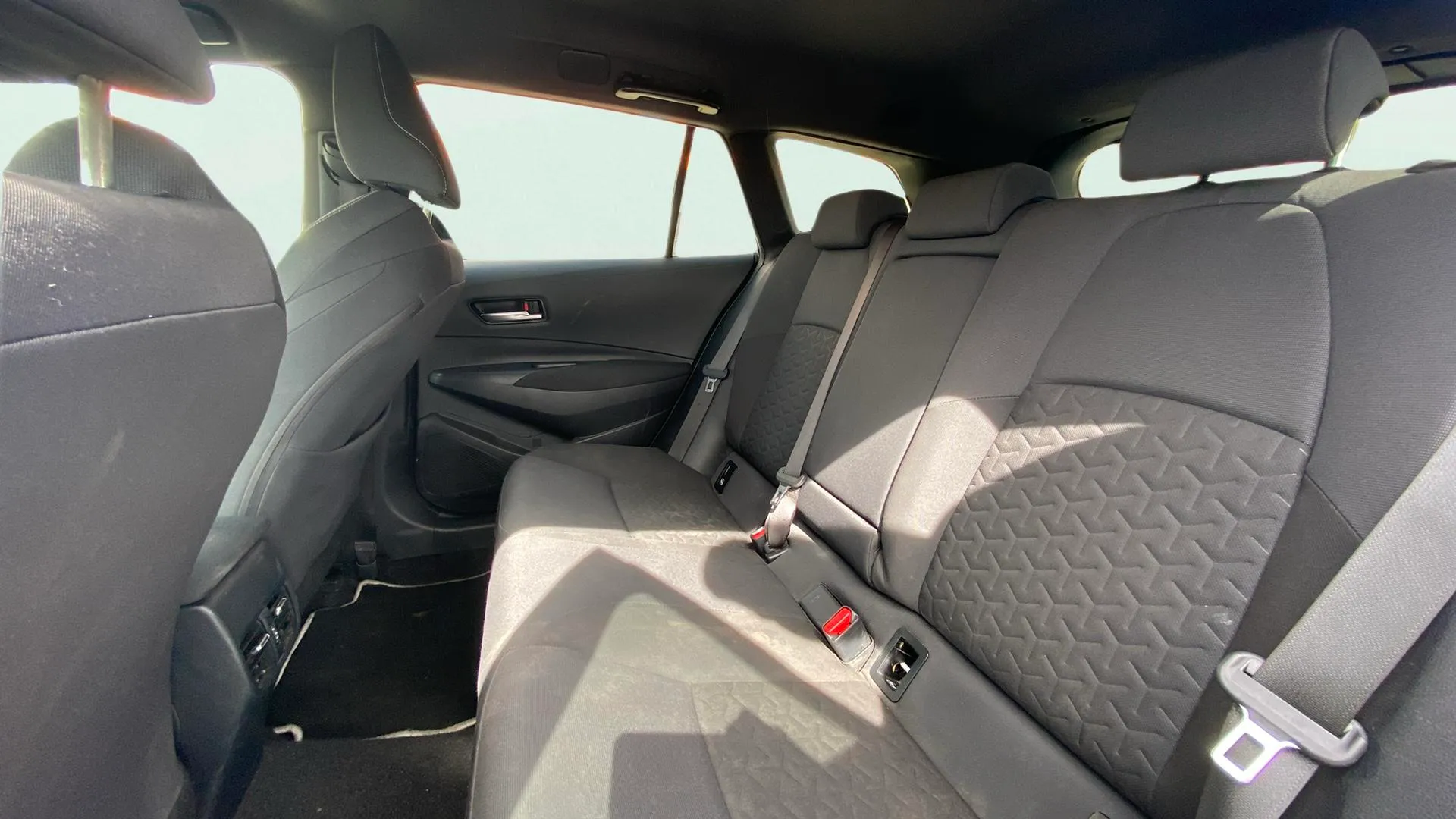 Toyota Corolla 1.8 125H Active Tech E-CVT TOU Sport - foto 12