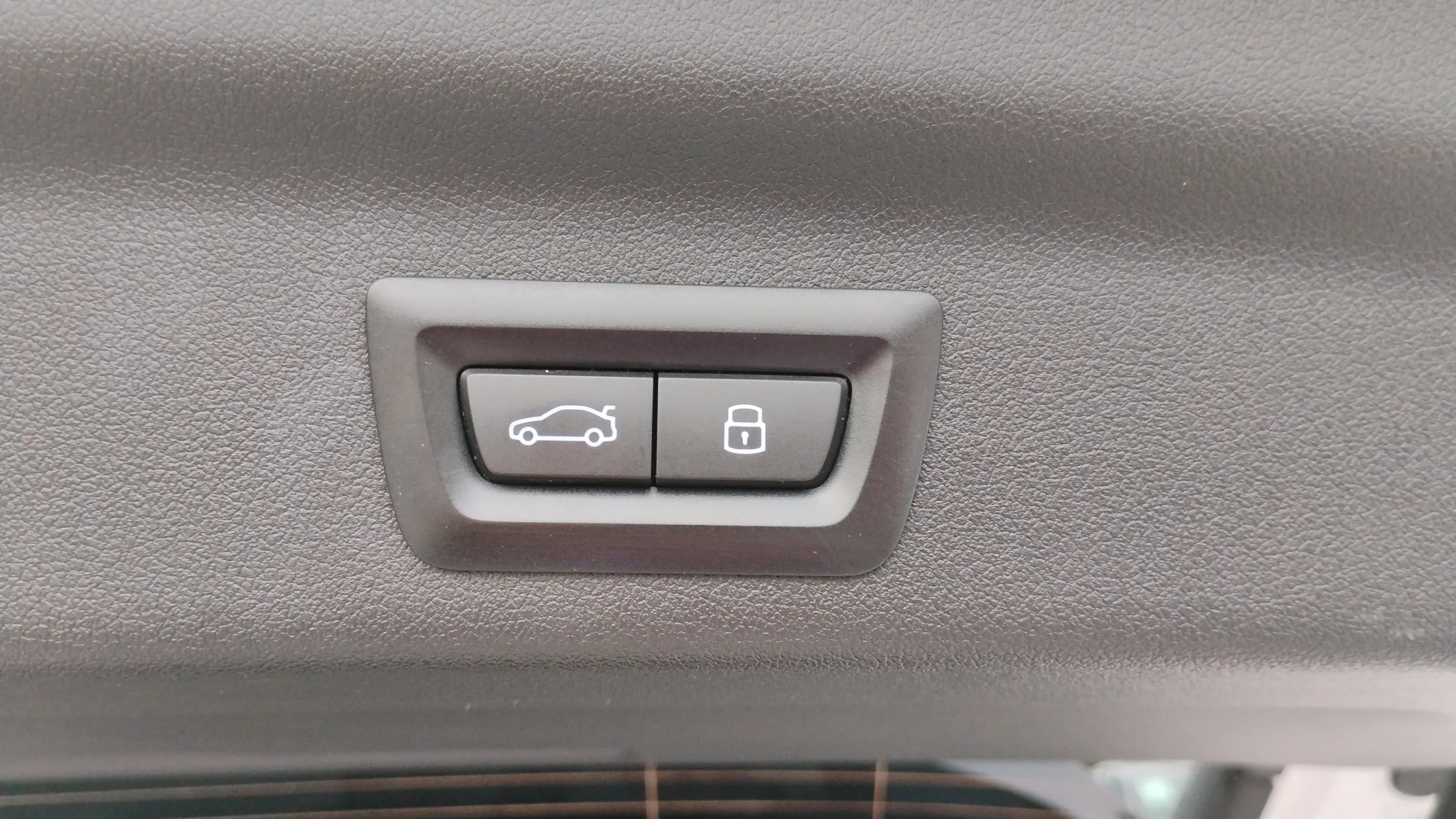 BMW X1 sDrive18d - foto 32