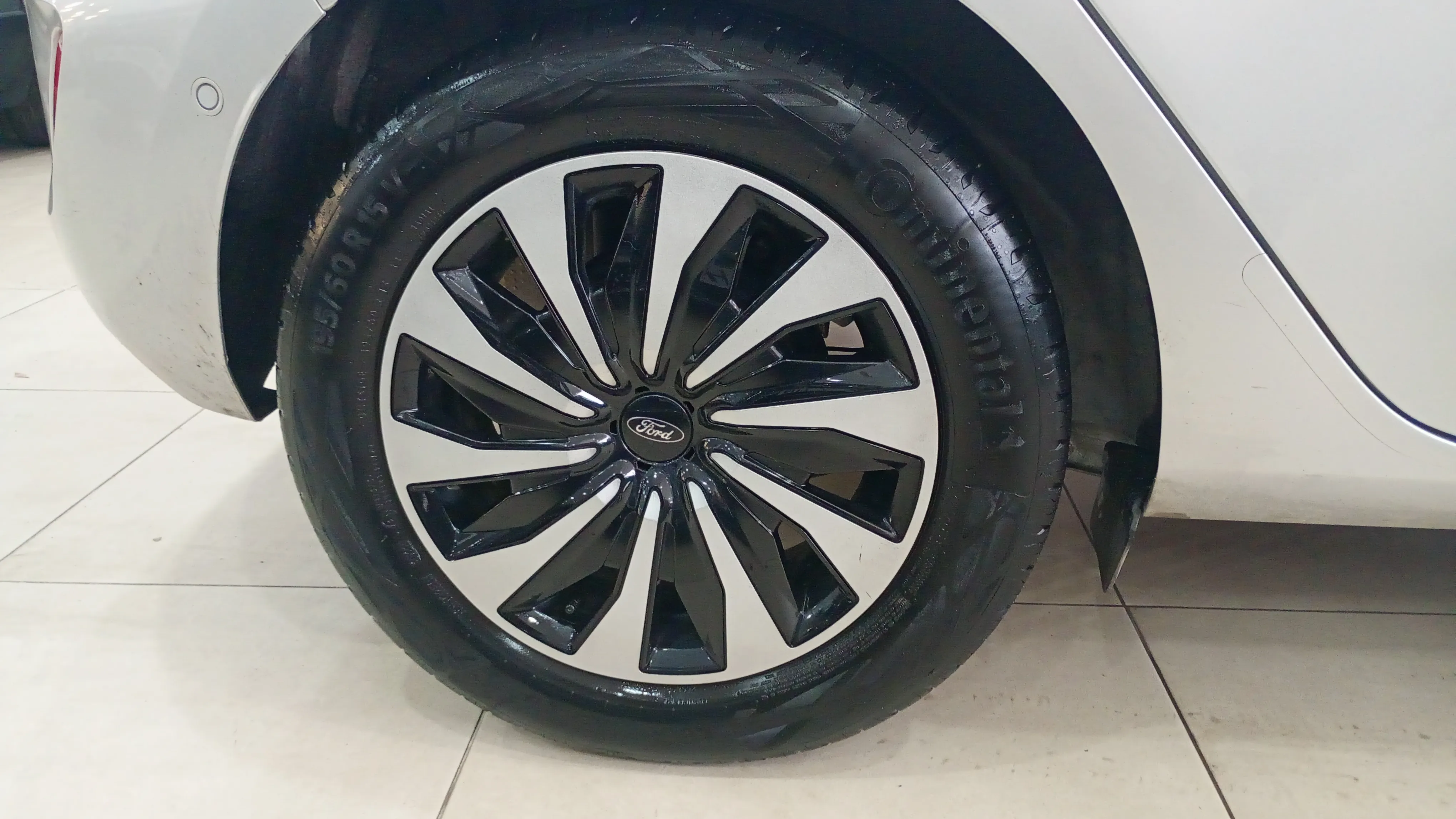 Ford Fiesta 1.0 EcoBoost MHEV Trend - foto 20