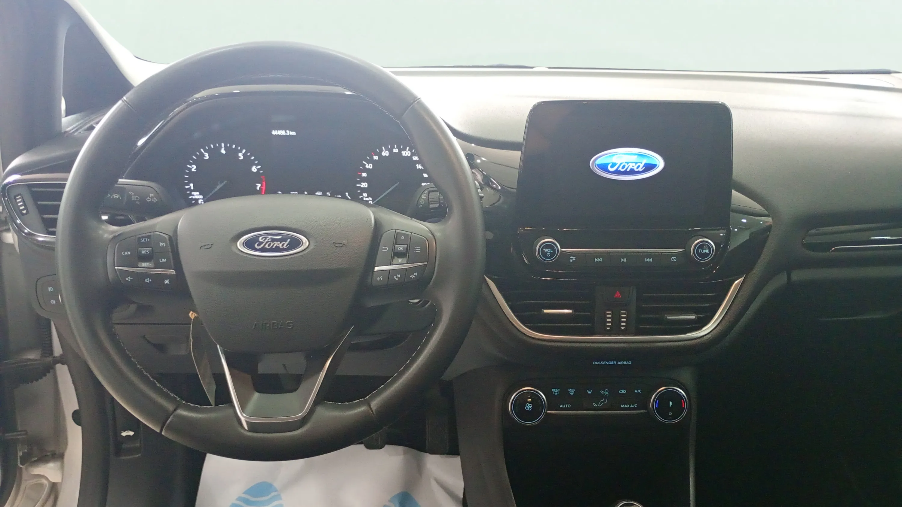 Ford Fiesta 1.0 EcoBoost MHEV Trend - foto 10