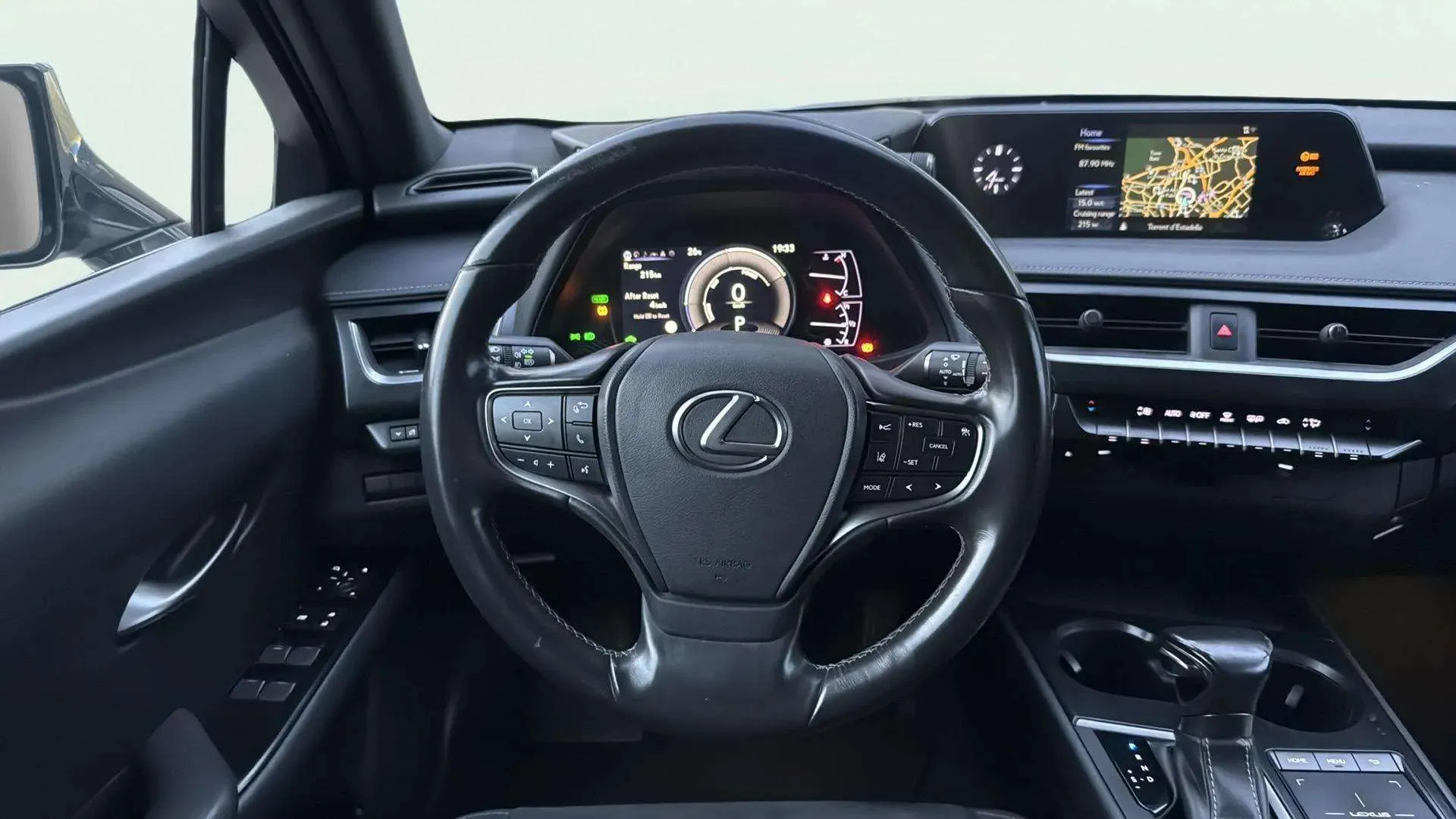 Lexus UX 2.0 250h Business - foto 11