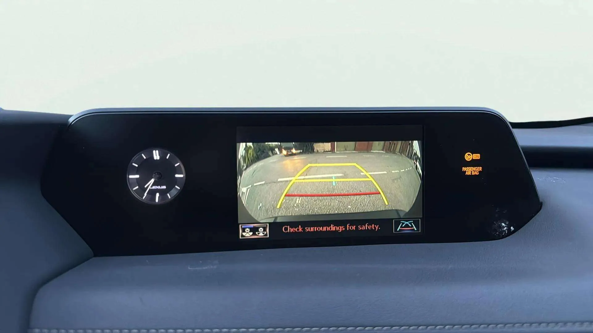 Lexus UX 2.0 250h Business - foto 16