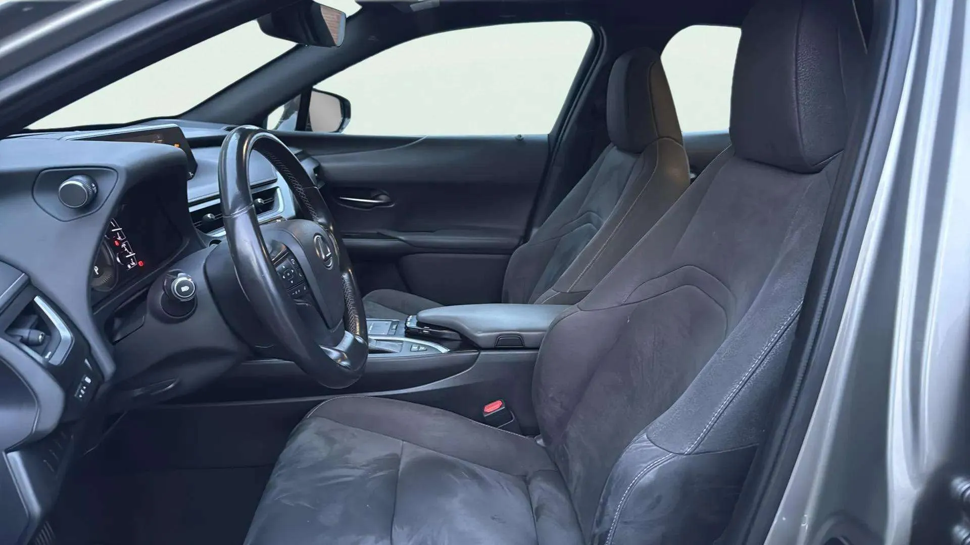 Lexus UX 2.0 250h Business - foto 17