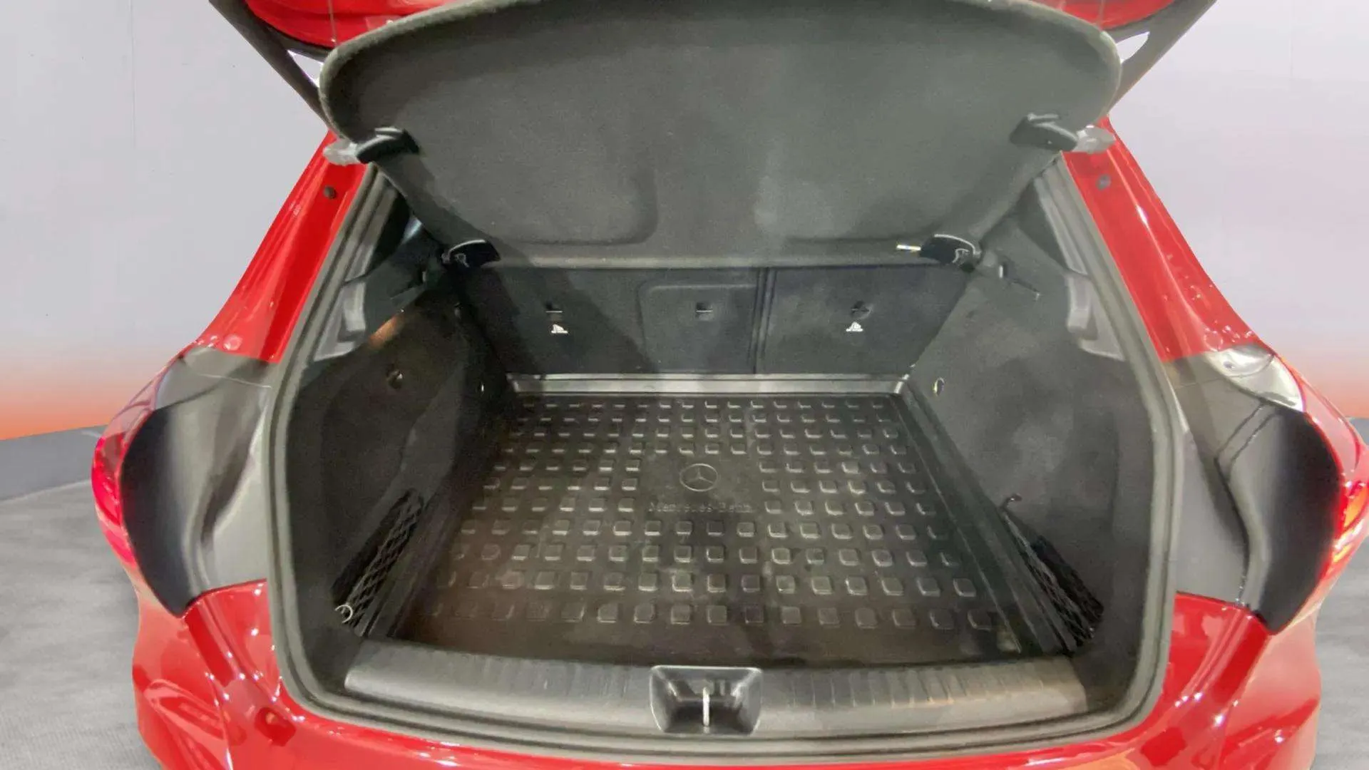 Mercedes-Benz GLA 180 - foto 19