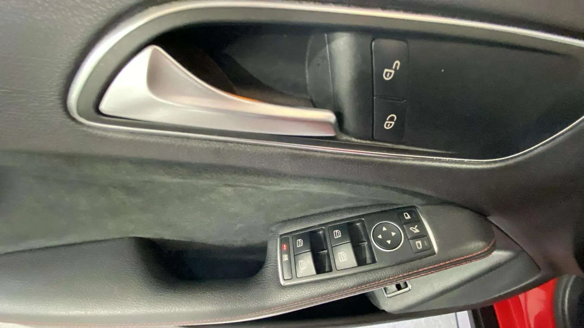 Mercedes-Benz GLA 180 - foto 18