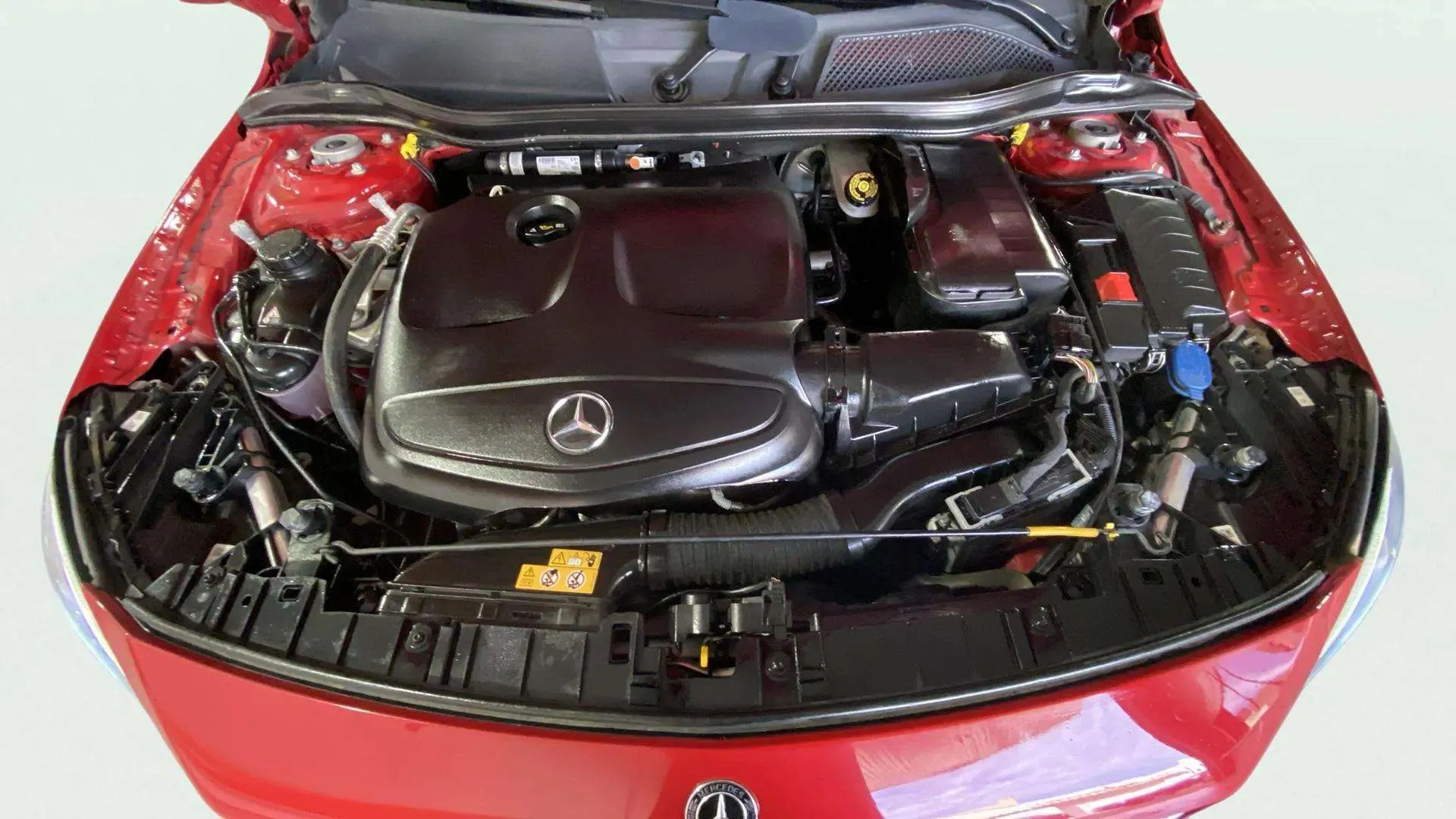 Mercedes-Benz GLA 180 - foto 24