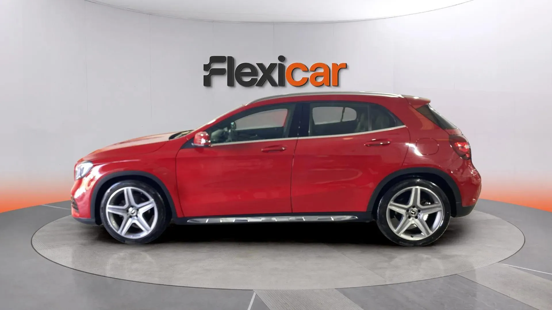 Mercedes-Benz GLA 180 - foto 3