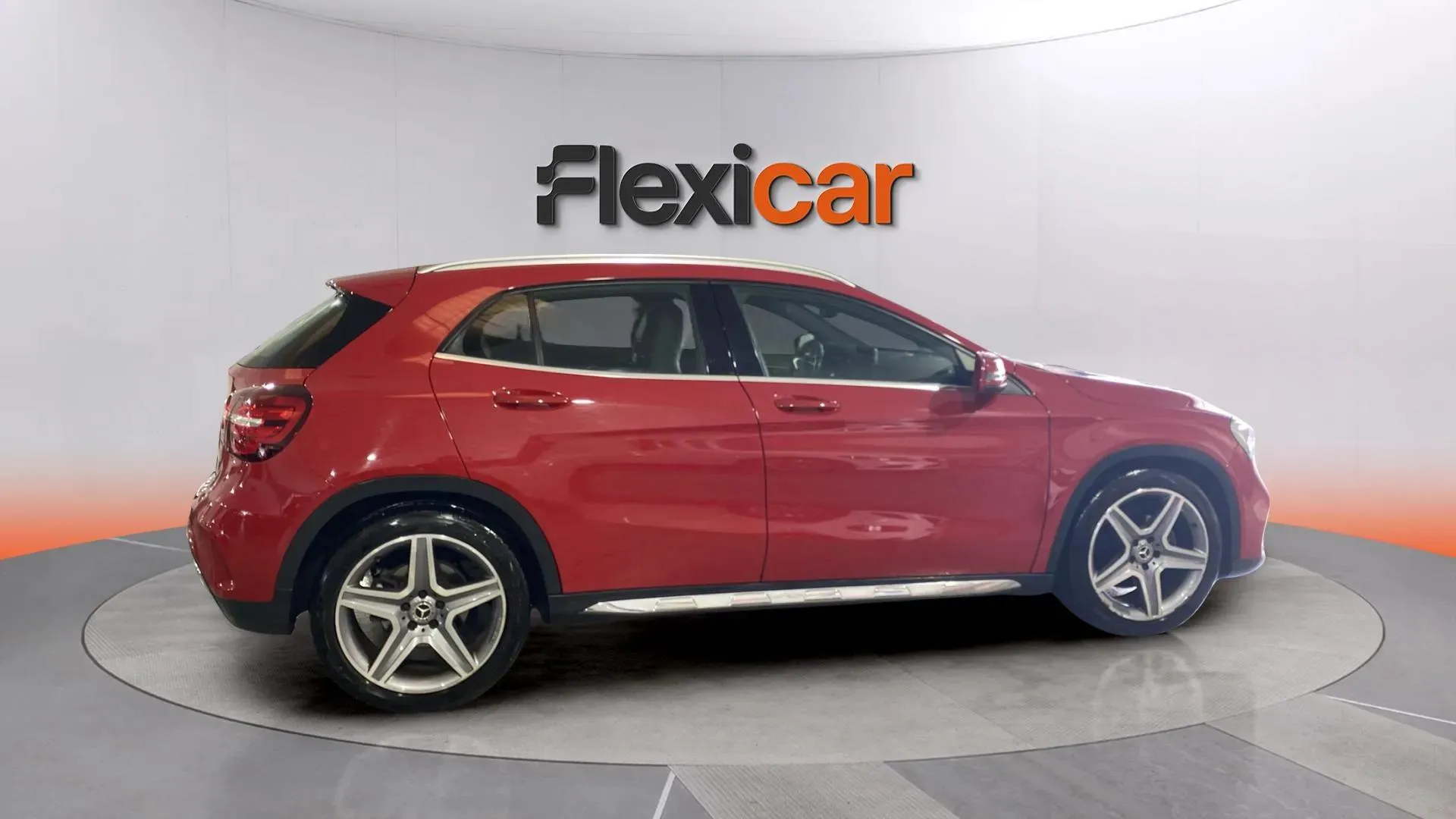 Mercedes-Benz GLA 180 - foto 5