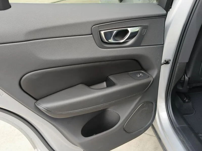 Volvo XC60 2.0 T6 AWD Recharge Inscription Exp - foto 37