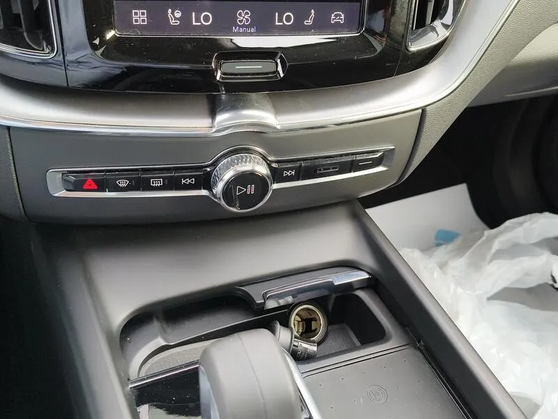 Volvo XC60 2.0 T6 AWD Recharge Inscription Exp - foto 12