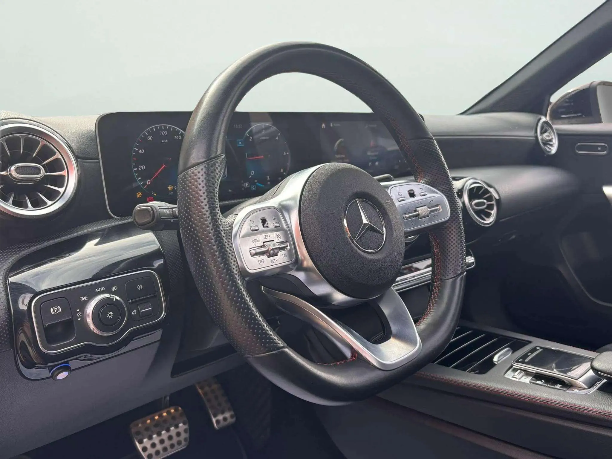 Mercedes-Benz Clase A A 180 d - foto 6