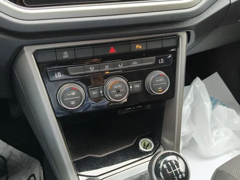 Volkswagen T-Roc Advance 2.0 TDI - foto 12