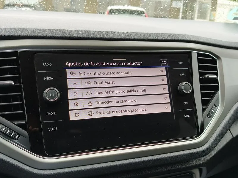 Volkswagen T-Roc Advance 2.0 TDI - foto 18