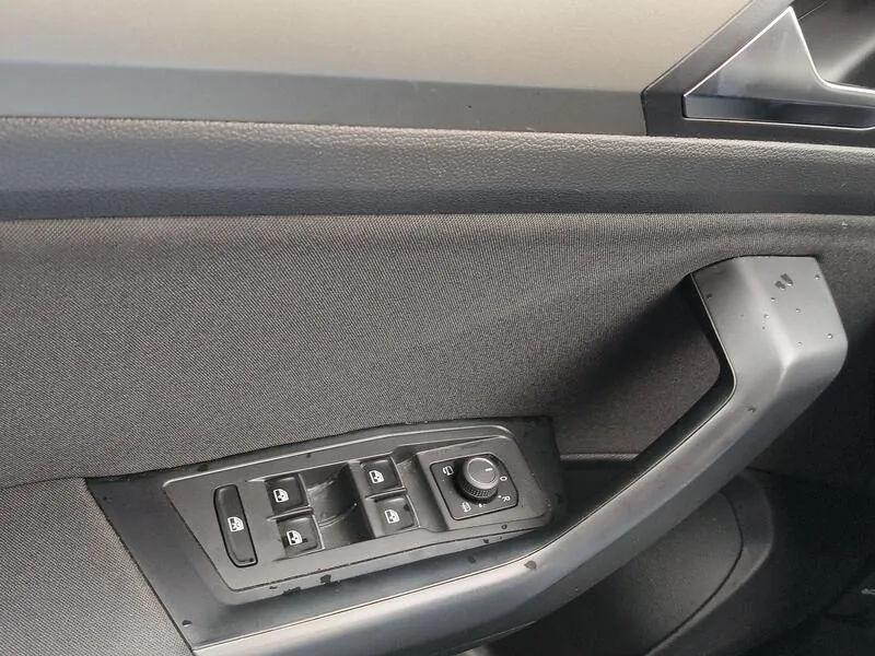 Volkswagen T-Roc Advance 2.0 TDI - foto 29