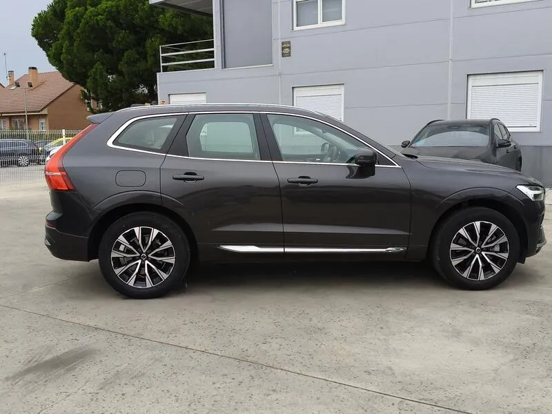 Volvo XC60 2.0 B4 D Plus Dark - foto 7