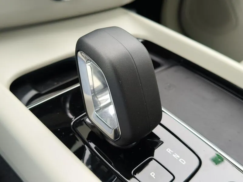 Volvo XC60 2.0 B4 D Plus Dark - foto 14