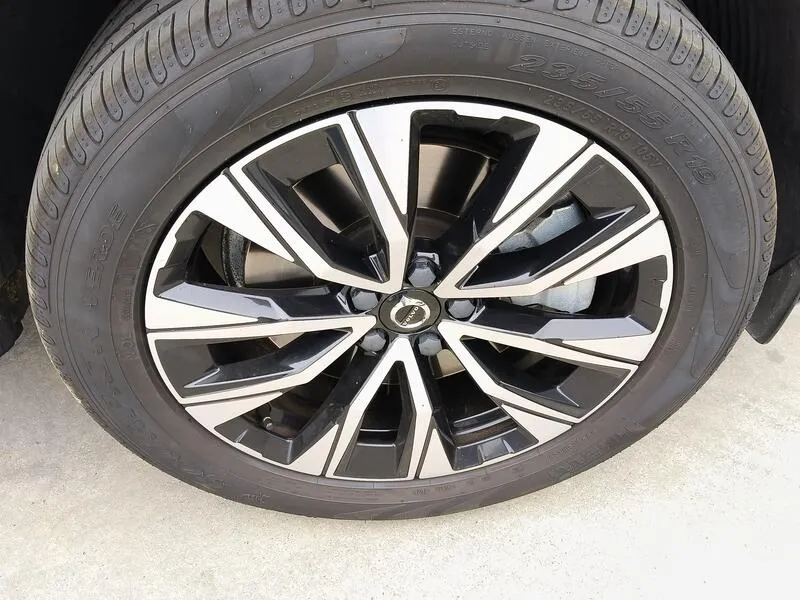 Volvo XC60 2.0 B4 D Plus Dark - foto 42