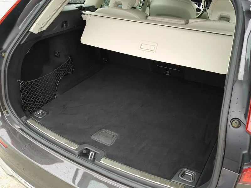 Volvo XC60 2.0 B4 D Plus Dark - foto 39