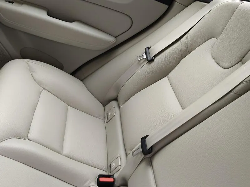 Volvo XC60 2.0 B4 D Plus Dark - foto 33