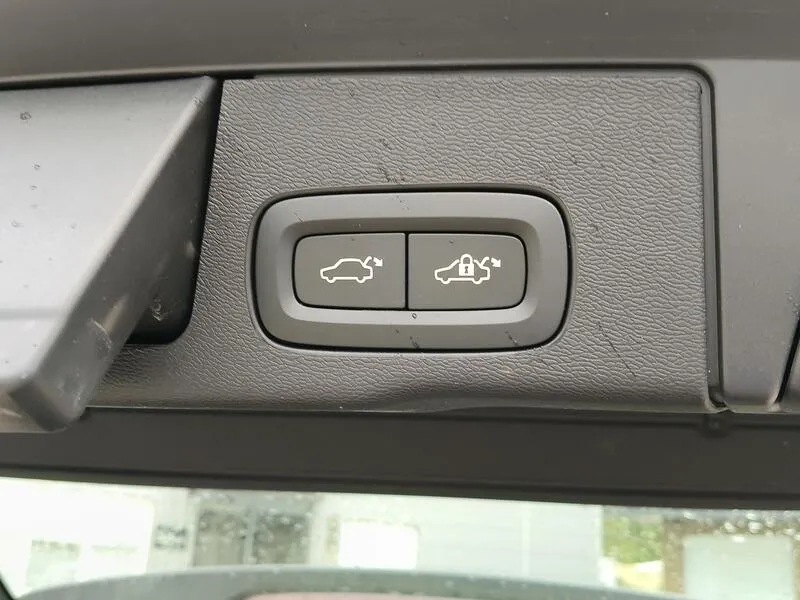 Volvo XC60 2.0 B4 D Plus Dark - foto 40