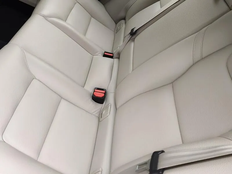 Volvo XC60 2.0 B4 D Plus Dark - foto 34