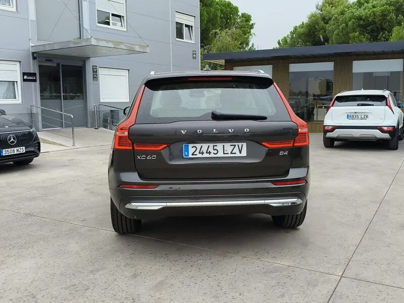 Volvo XC60 2.0 B4 D Plus Dark - foto 5