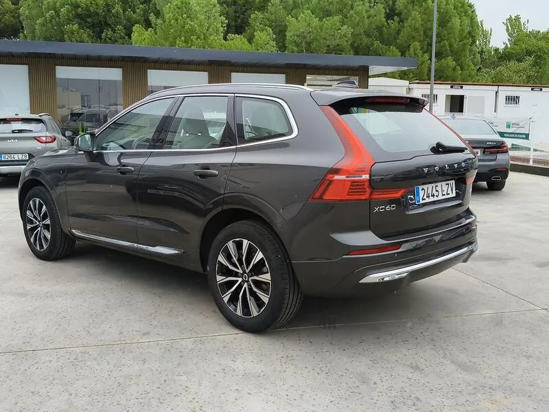 Volvo XC60 2.0 B4 D Plus Dark - foto 4