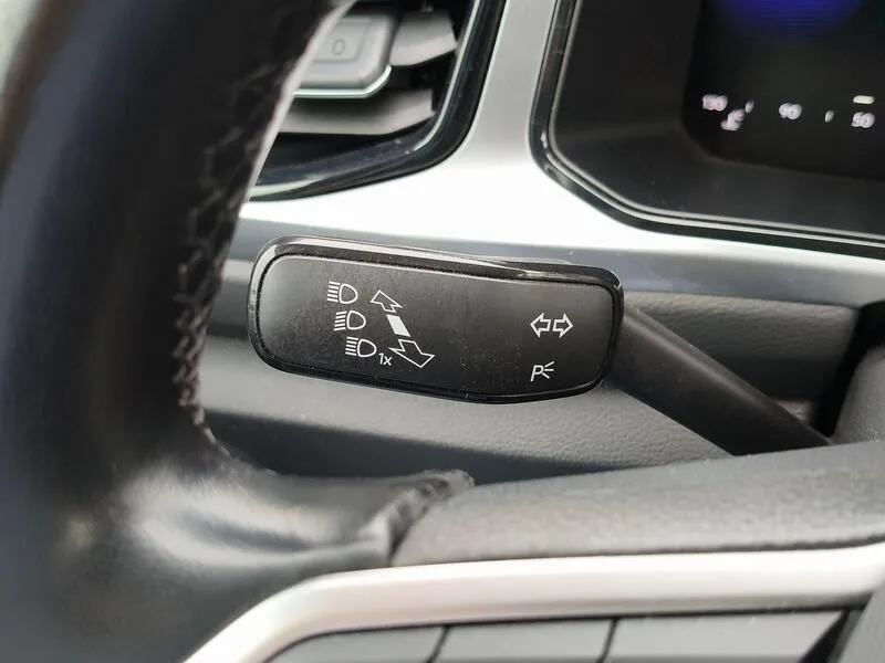Volkswagen T-Roc Life 2.0 TDI - foto 27