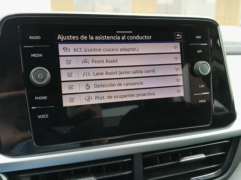 Volkswagen T-Roc Life 2.0 TDI - foto 17
