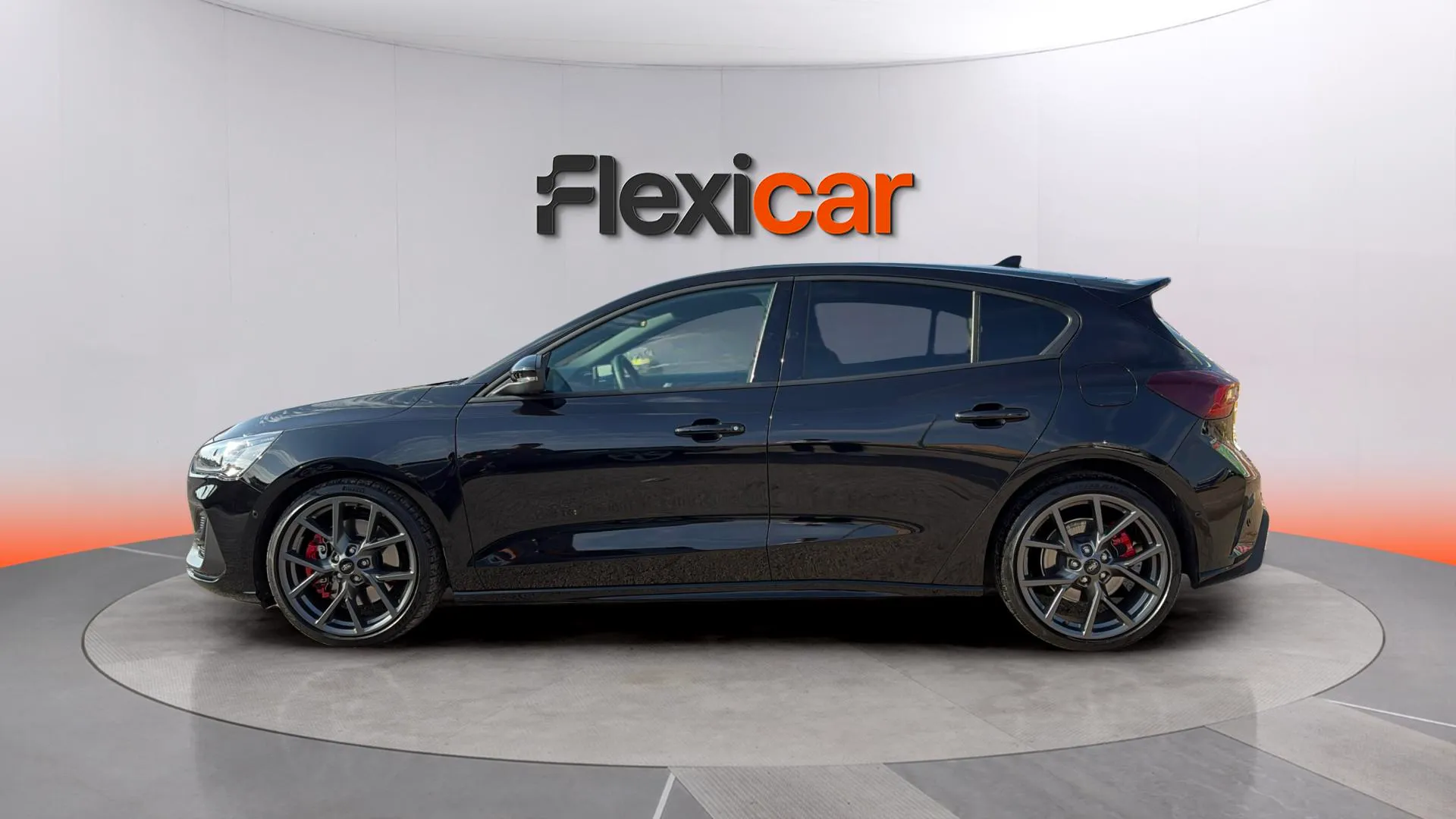 Ford Focus ST 2.3 EcoBoost - foto 4