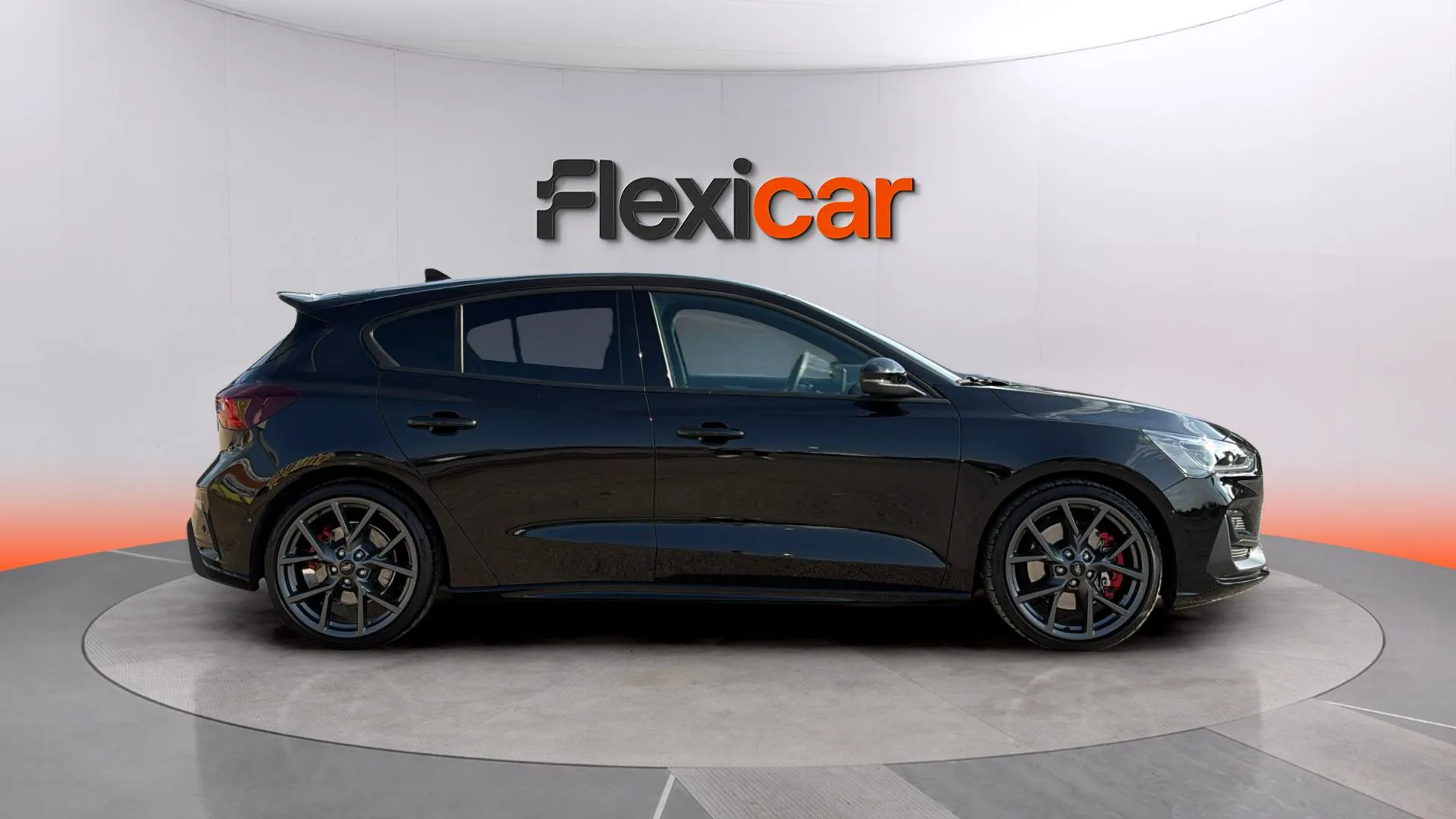 Ford Focus ST 2.3 EcoBoost - foto 8