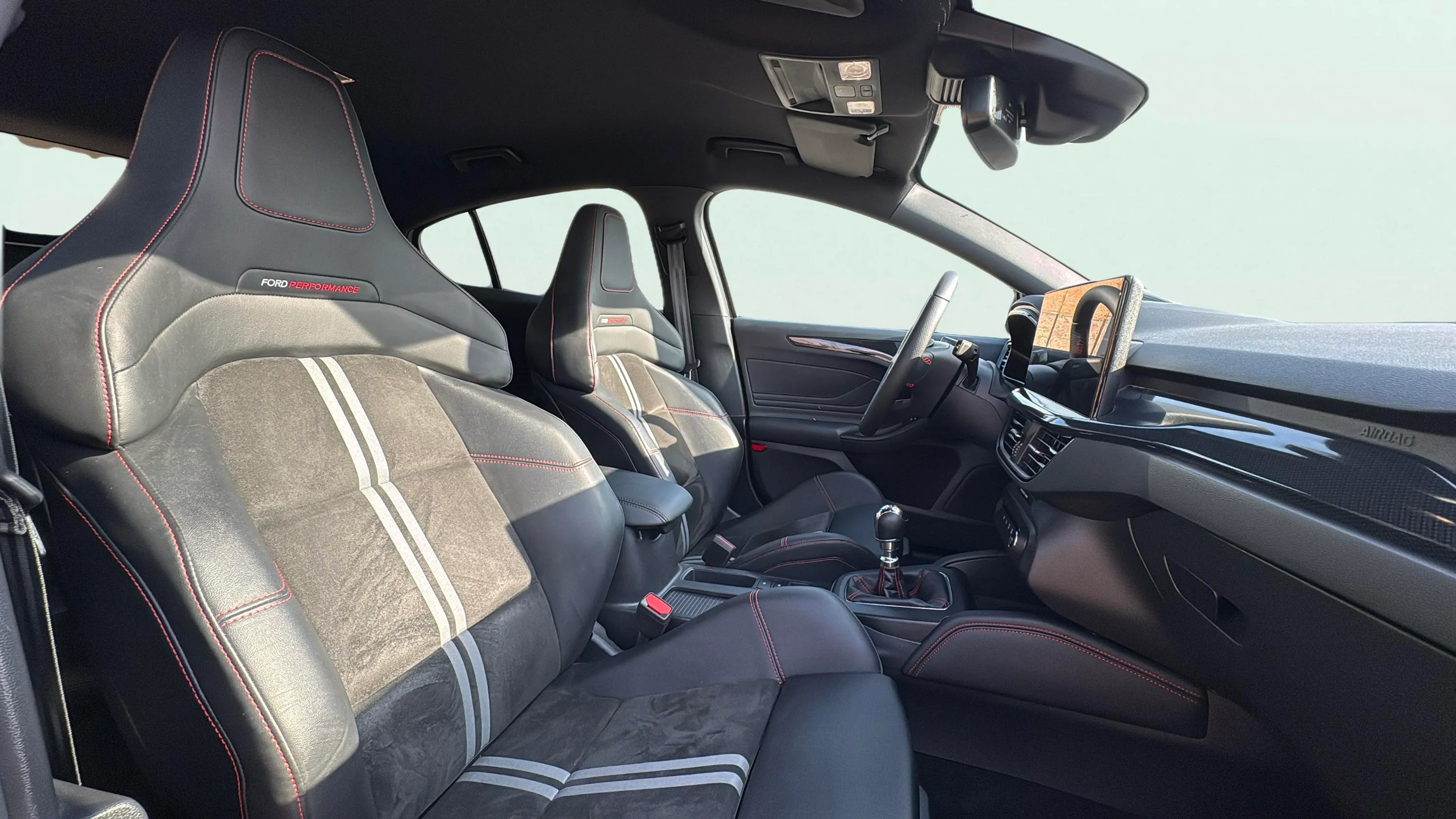 Ford Focus ST 2.3 EcoBoost - foto 18